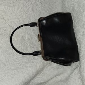 Retro Black leather handbag
